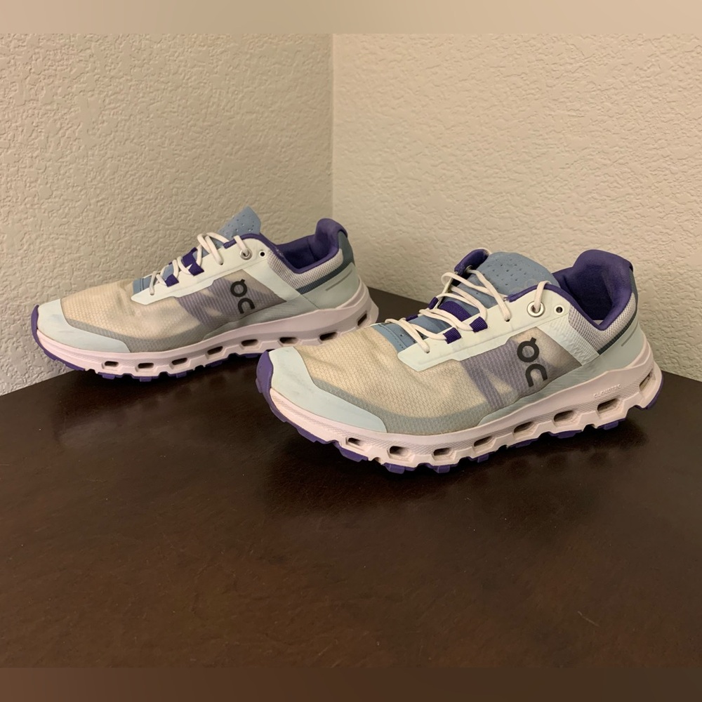 On Running CloudVista Frost Mineral 64.99057 On Cloud Women's Size 9